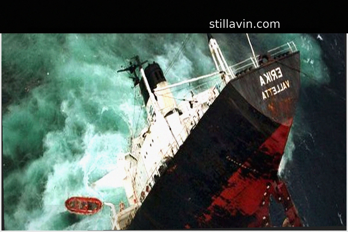 Франция: ВМС заделывают трещины на затонувшем танкере «Эрика»